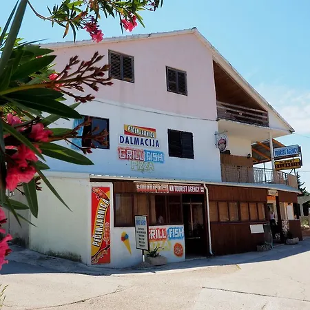 Apartament Maslina *