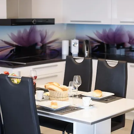 Апартаменты Maslina Горни-Карин