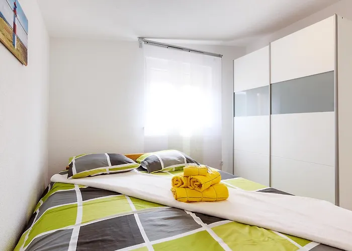 Maslina * Gornji Karin